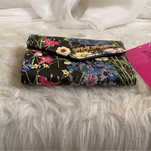 BETSEY JOHNSON, NWT, FLORAL CARD CASE/WALLET - Picture 5 of 15
